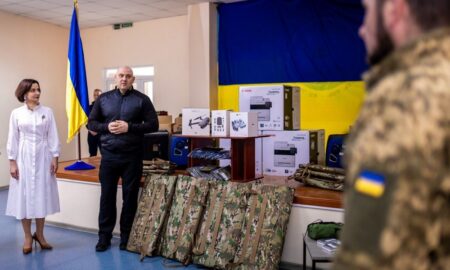 Лікарі з Дніпропетровщини закрили запит військових з найгарячіших рубежів: фото