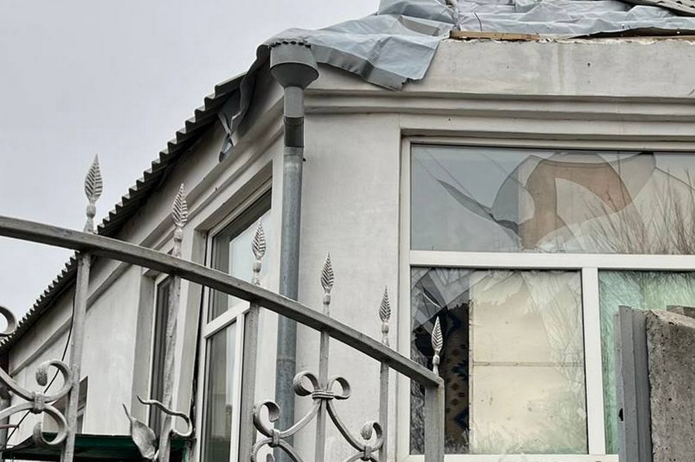 Обстріли Нікопольщини: у Нікополі поранено 91-річну жінку, виникла пожежа, є руйнування (фото)