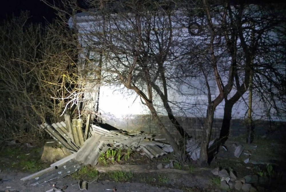 У Нікополі поранено двох людей, понівечено готель і будинки, під ударом були і Покровська та Марганецька громади