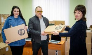 Дніпропетровщина отримала 420 ноутбуків з Японії (фото)