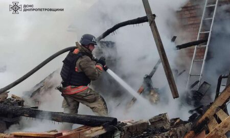 у Нікополі збирають кошти на відбудову зруйнованого будинку