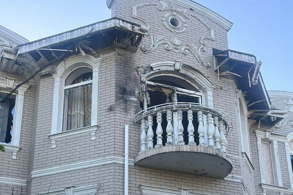 Понівечено двоповерховий будинок: росіяни атакували Нікополь і ще три громади району – поліція