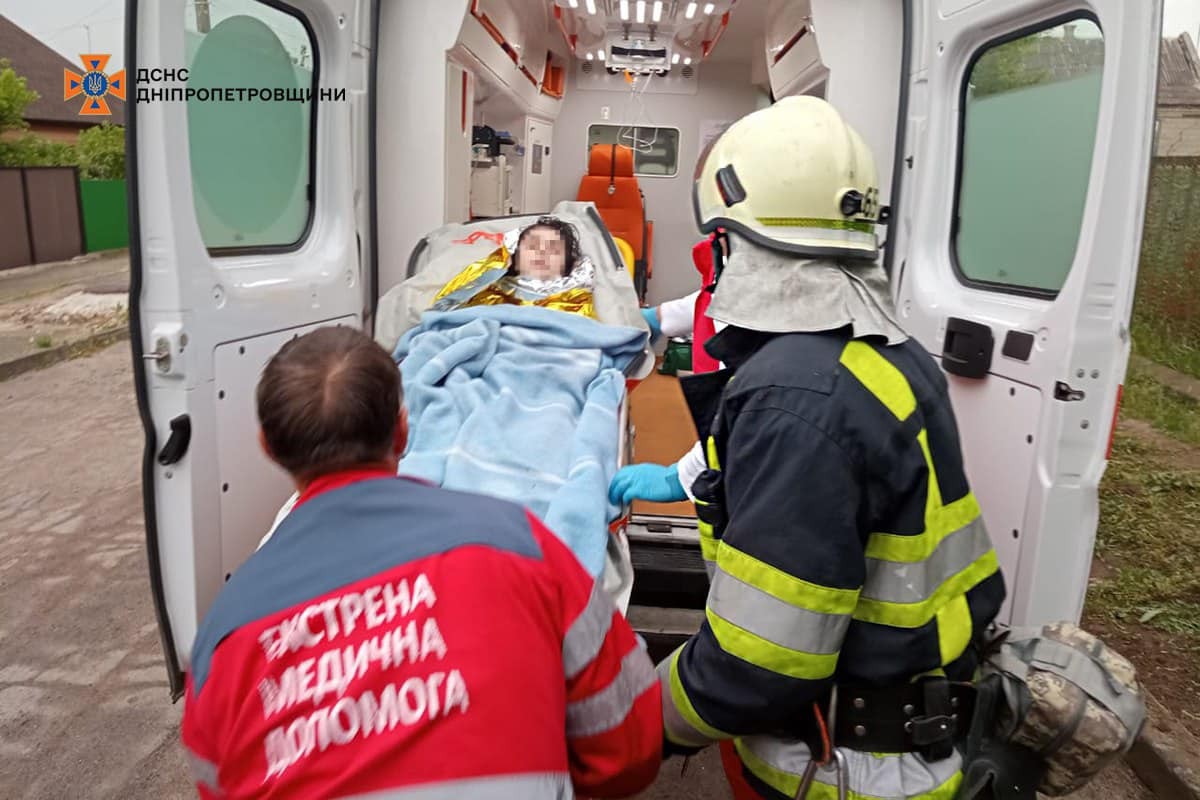 На Дніпропетровщині дівчина впала у 20-метровий колодязь з водою