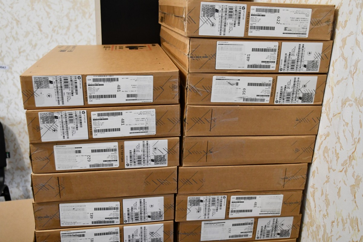 Нікополь отримав 54 ноутбуки для школярів і 27 боксів для дошкільнят