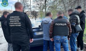 На Дніпропетровщині судитимуть військового, який за 2000 доларів обіцяв знайомому відстрочку від служби в армії