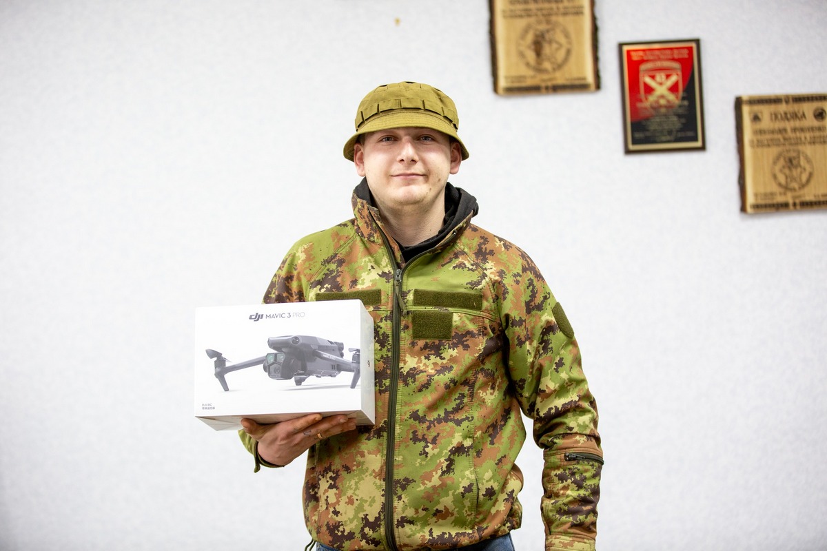 Червоногригорівська громада передала військовим квадрокоптер