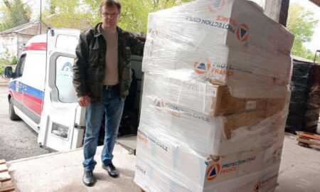 Нікопольска дитяча лікарня отримала 200 кг медичних розхідників від благодійників