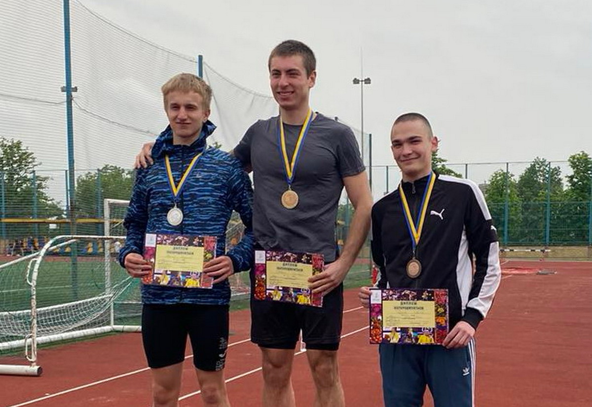 Спортсмен з Нікополя виборов бронзу на чемпіонаті Дніпра з легкої атлетики