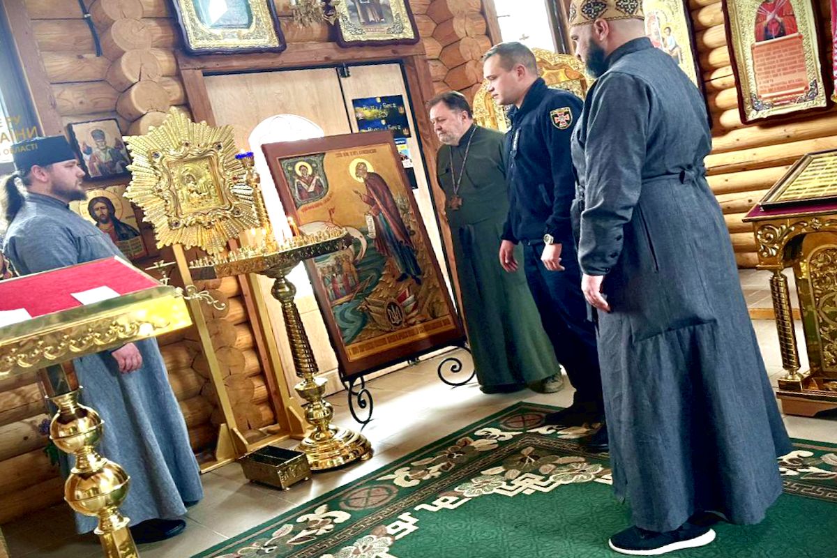 У Нікополі священникам ПЦУ провели протипожежний інструктаж напередодні Великодня
