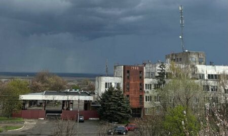 Хмарно і вітряно: якою буде погода у Нікополі 17 квітня
