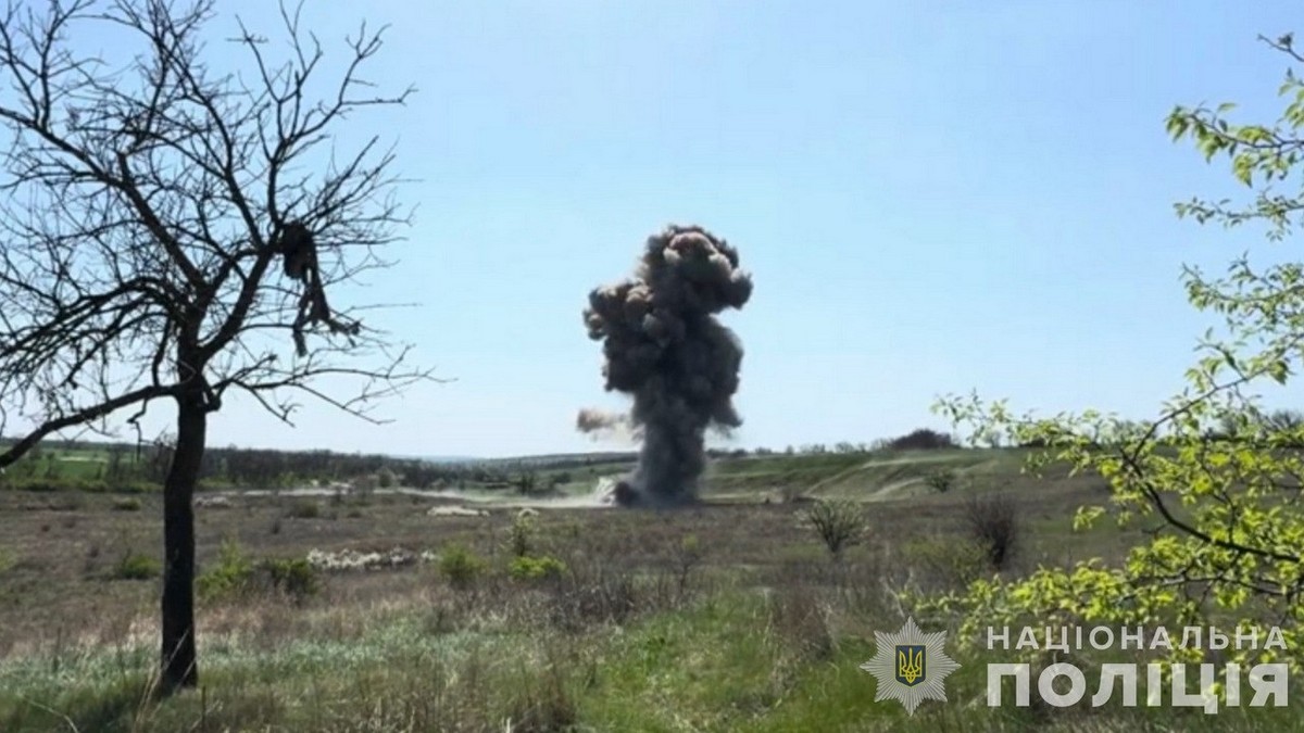 Ворожа ракета впала і не розірвалася на Дніпропетровщині