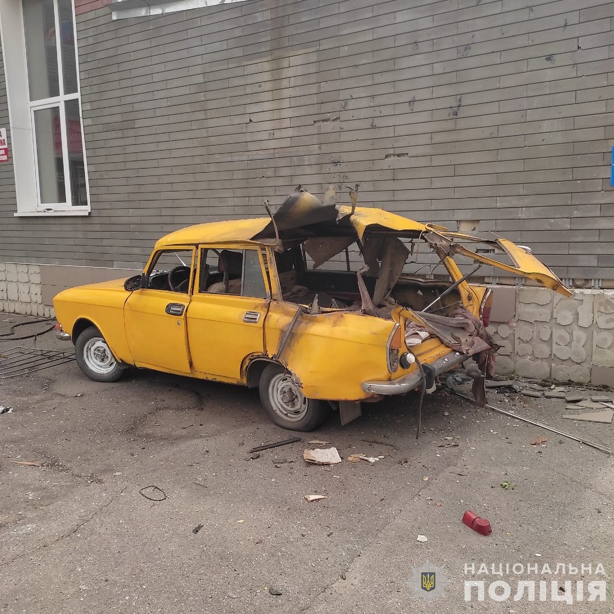 Обстріли Нікопольського і Синельниківського районів: поліція показала фото наслідків