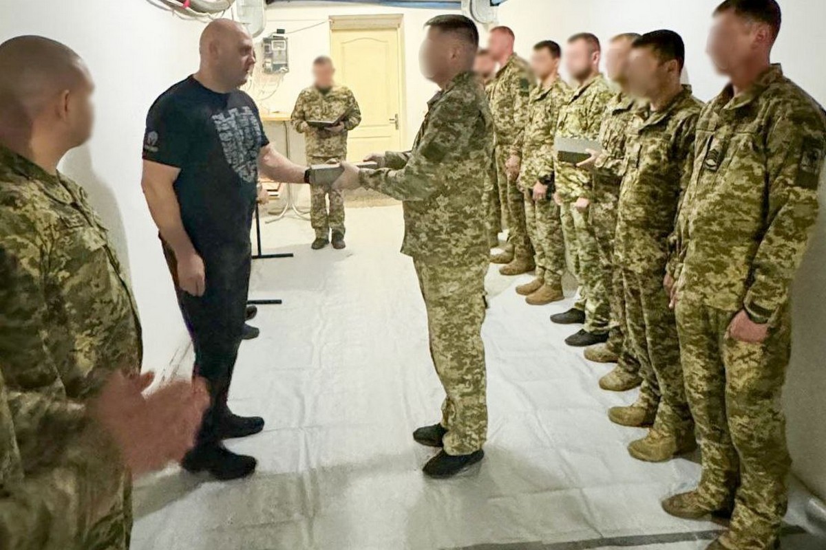 Начальник ДніпроОВА відзначив бійців прикордонного загону (фото)