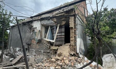 Під ударом були навчальний заклад і будинки: наслідки обстрілів Нікополя та району показали у поліції