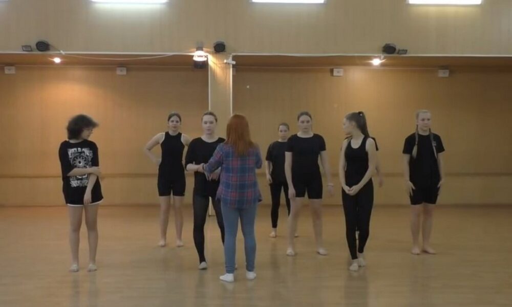 Танцювальний колектив повернувся до занять у прифронтовому Нікополі і здобув приголомшуючу перемогу у Києві