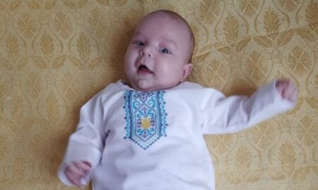 Майстрині з Нікопольщини вишили сорочечки для немовлят і отримали нагороди за участь в акції