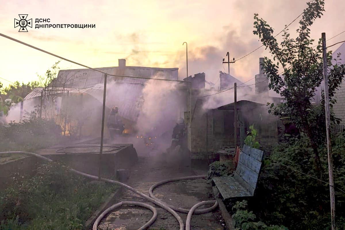 На Дніпропетровщині сьогодні у вогні загинули двоє людей (фото)