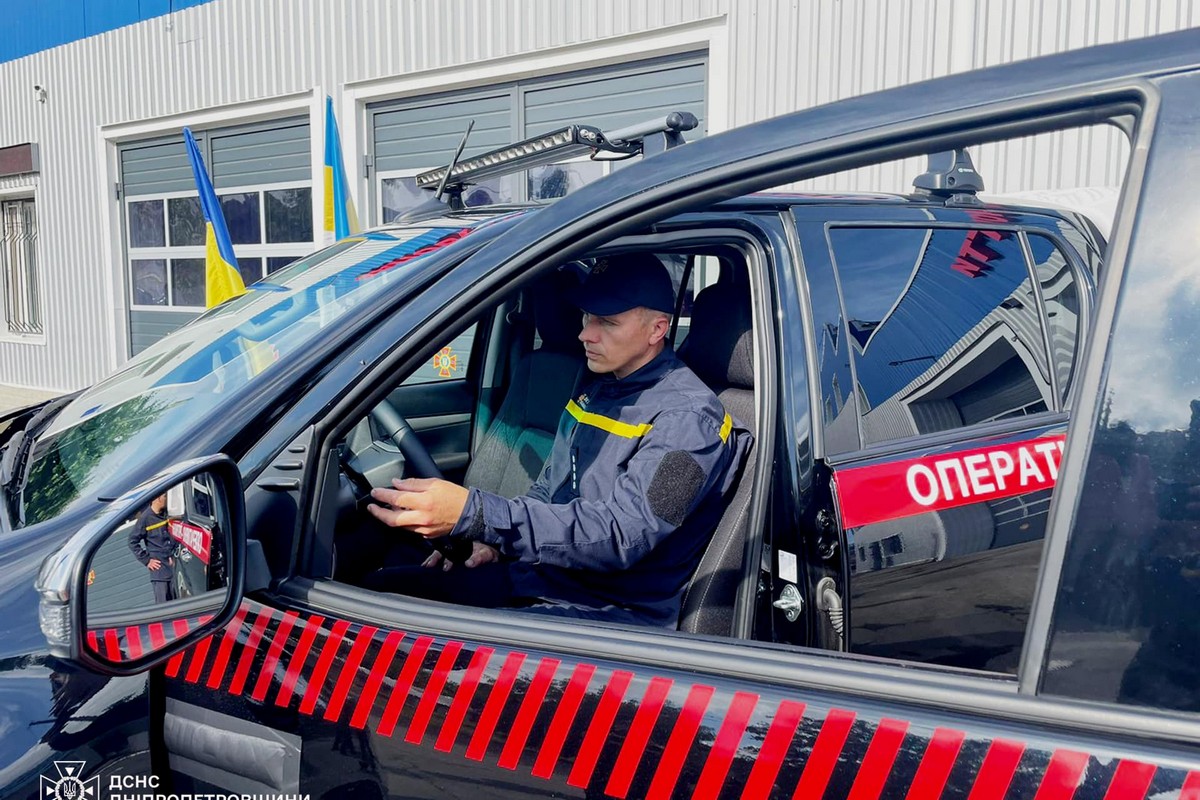 Нікопольські надзвичайники отримали потужний оперативно-рятувальний автомобіль