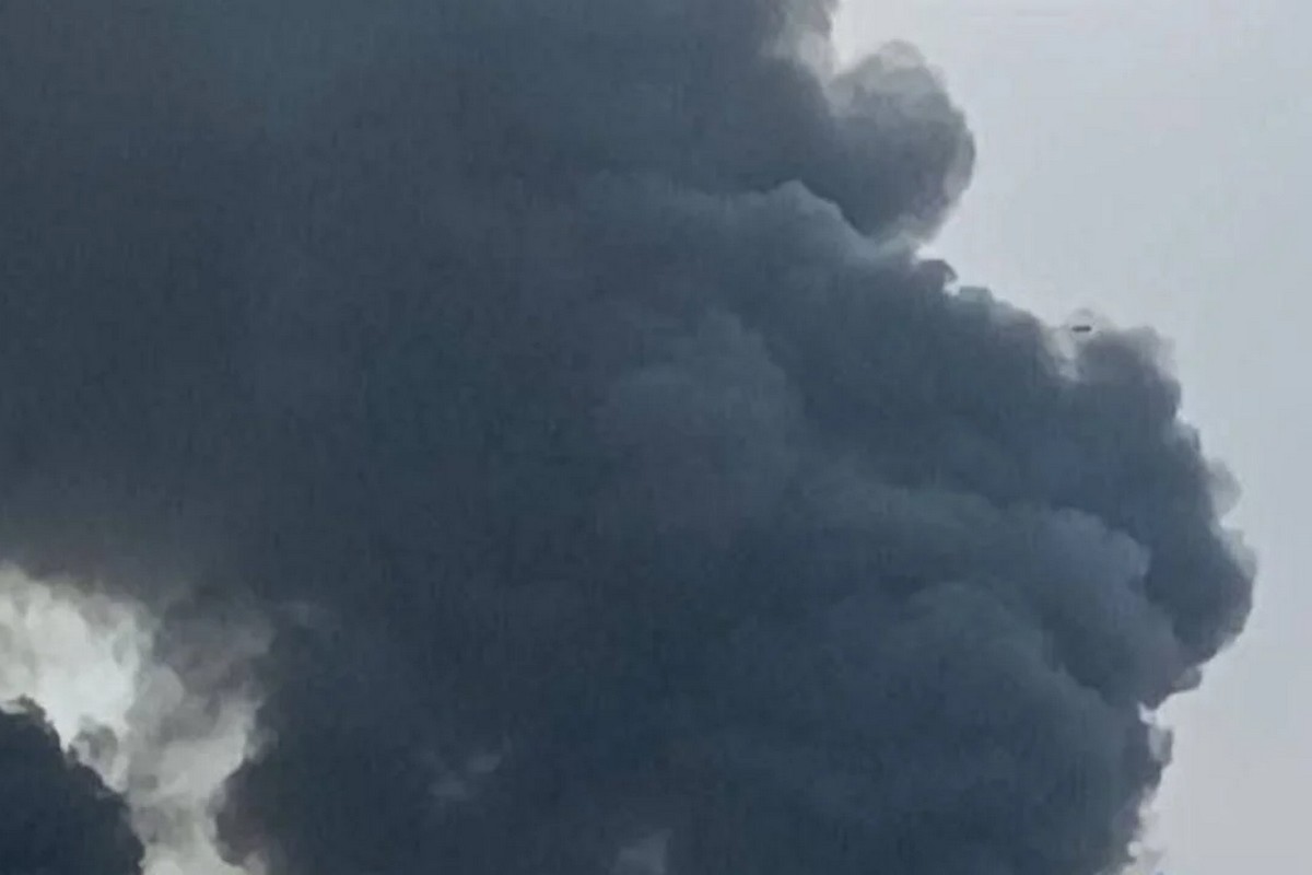 Ворог атакував інфраструктуру Дніпропетровщини: сталася пожежа