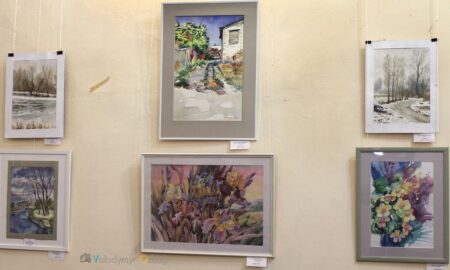 Художники з Нікополя представили свої картини на виставці у Дніпрі