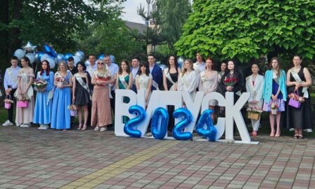 На Дніпропетровщині понад 17 тисяч одинадцятикласників закінчують школу (фото)