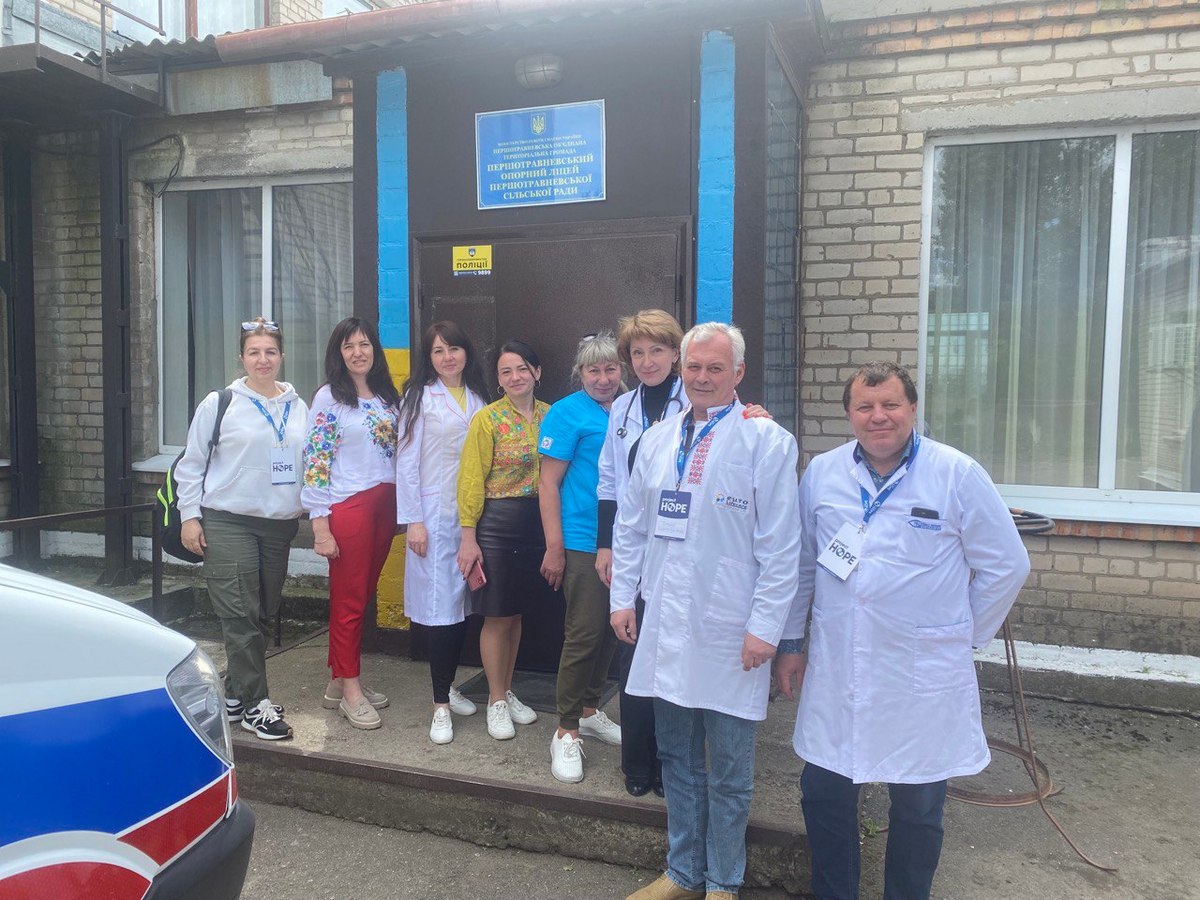 В селі на Нікопольщині юних пацієнтів приймали фахівці дитячої лікарні