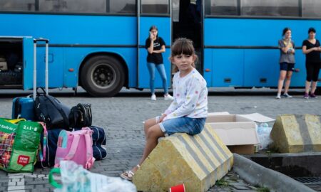 На Дніпропетровщину з евакуації за кордоном повертаються діти – вже майже 400 хлопчиків і дівчат
