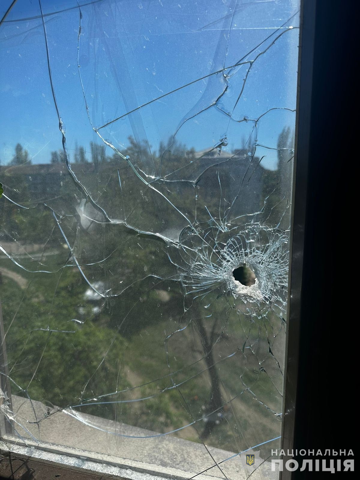 Поліція показала наслідки обстрілів Нікополя і району 30 квітня (фото)