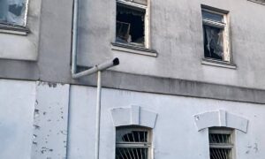 Окупанти вдарили по Нікополю 5 безпілотниками: понівечено підприємства, магазин