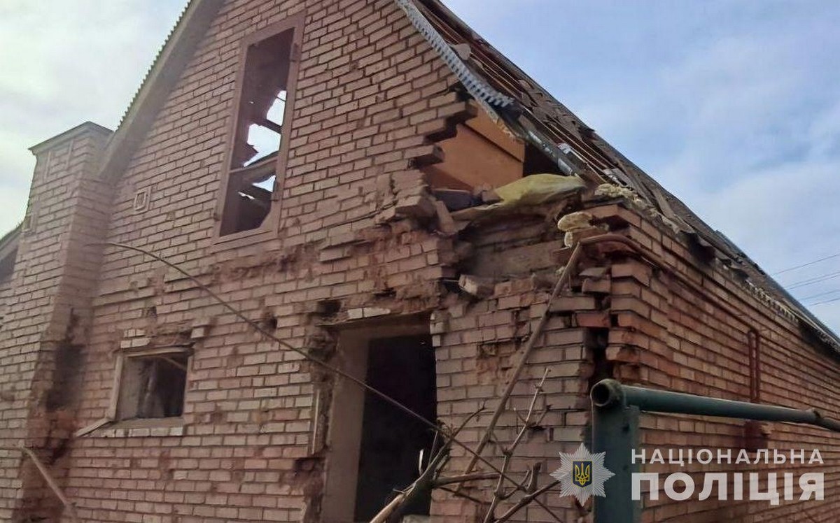 Росіяни обстріляли 5 громад Нікопольщини: поліція розповіла про наслідки