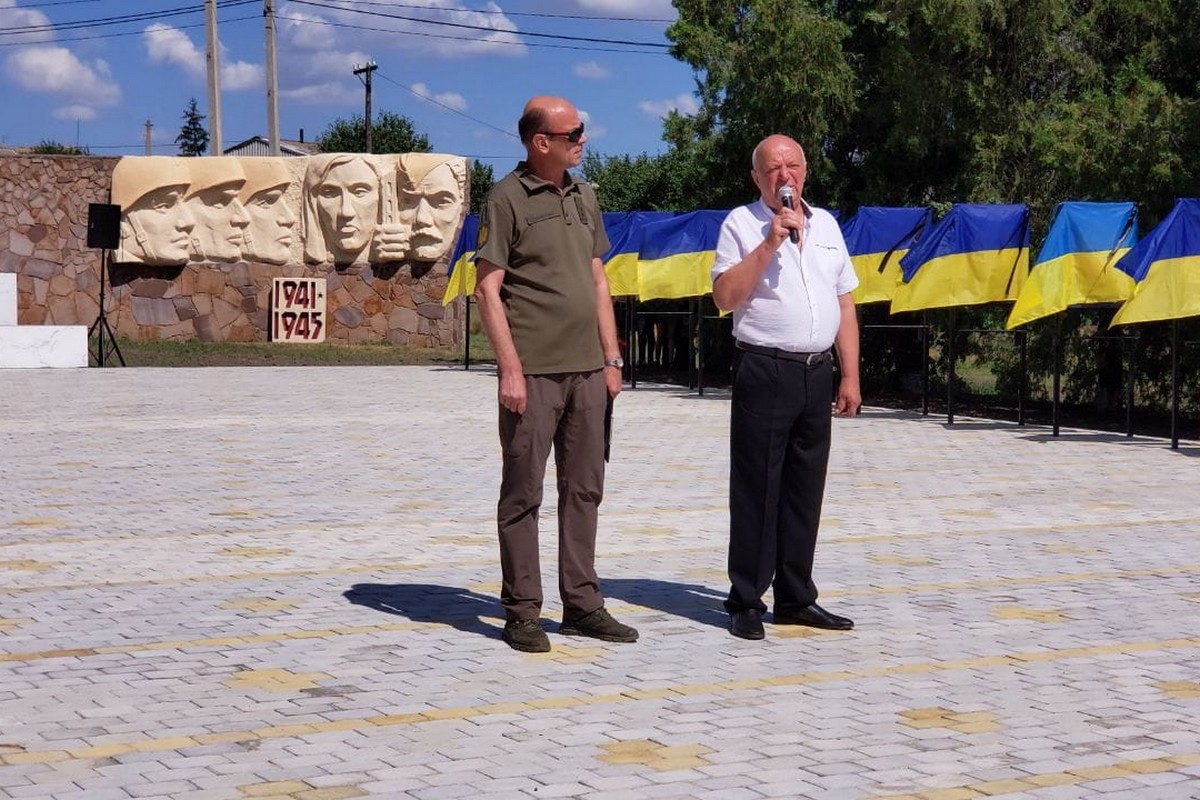На Нікопольщині сьогодні відкрили Алею Пам’яті Захисників України (фото)