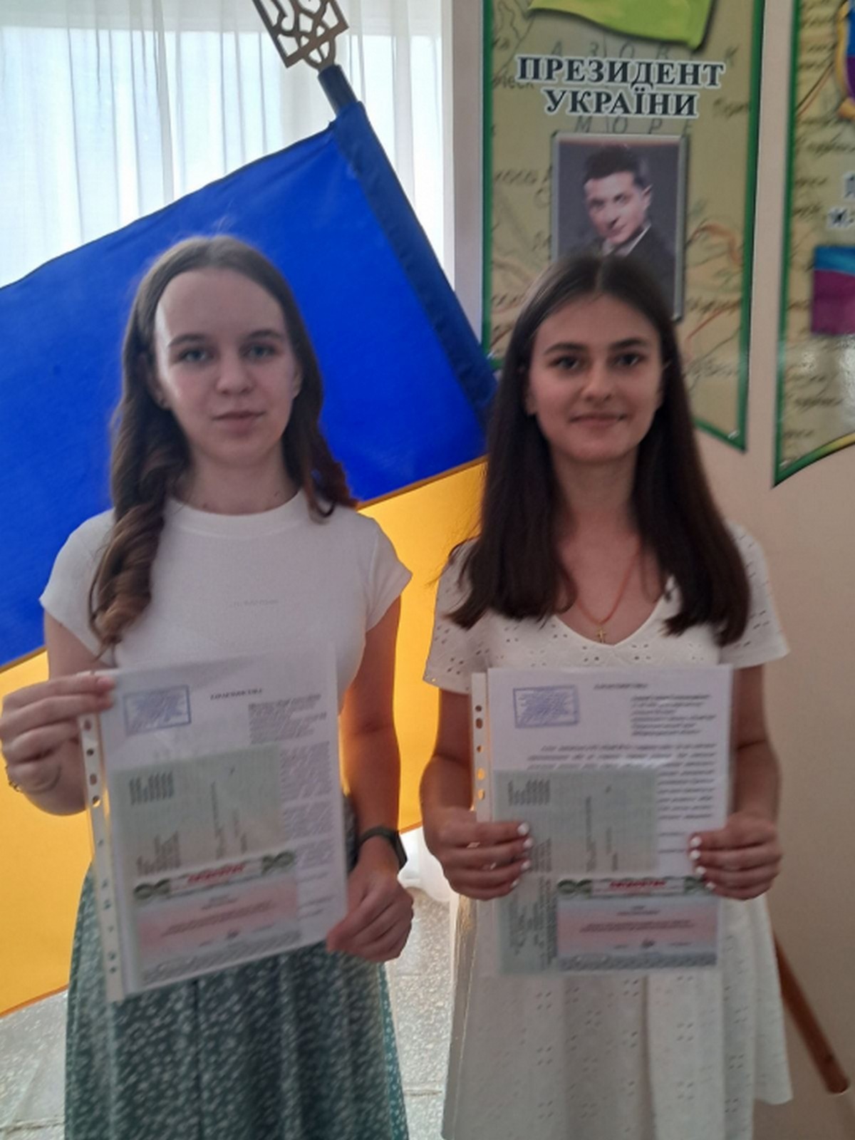 379 дев’ятикласників у Покрові отримали свої перші документи про освіту