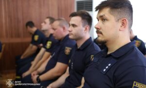 29 рятувальників Дніпропетровщини отримали нагороди та відзнаки до Дня Конституції