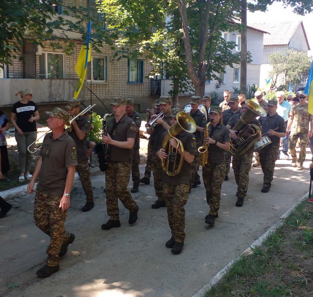 Він був символом мужності та незламної волі: на Нікопольщині провели в останню путь Героя (фото)