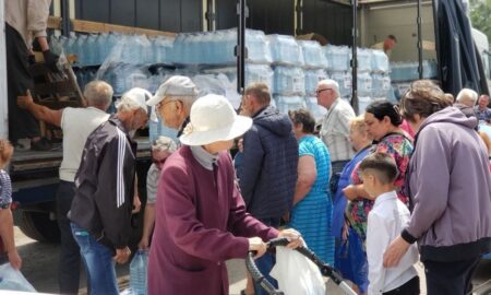 Гуманітарна допомога на Нікопольщині: що видавали людям на цьому тижні (фото)