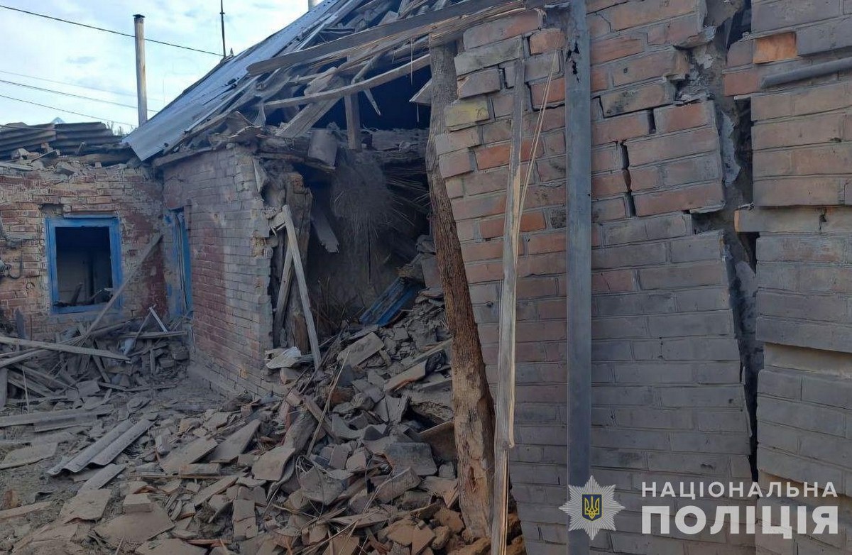 Під ударом ворога були 6 громад Нікопольщини: поліція розповіла про наслідки (фото)