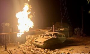 Троє поранених жінок, руйнування, пожежа: поліція розповіла про наслідки обстрілів Нікопольщини і Дніпровського району