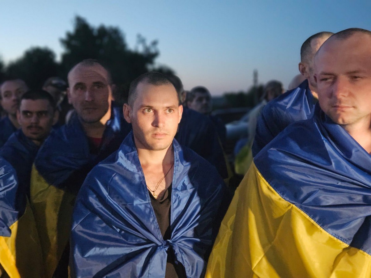 18 мешканців Дніпропетровщини повернулися з російського полону: список звільнених вчора (фото, відео)