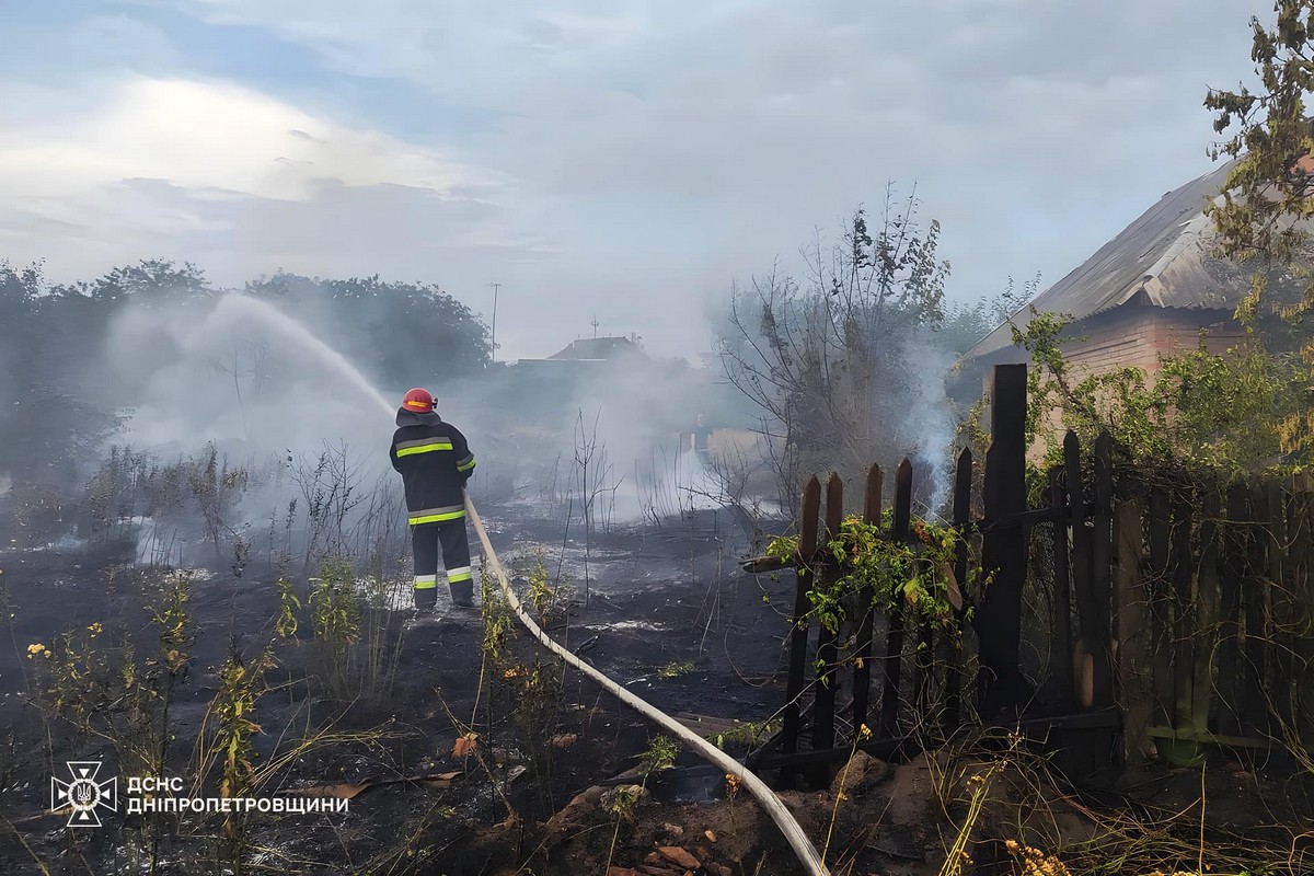 На Дніпропетровщині за добу вигоріло 32 га екосистем: фото