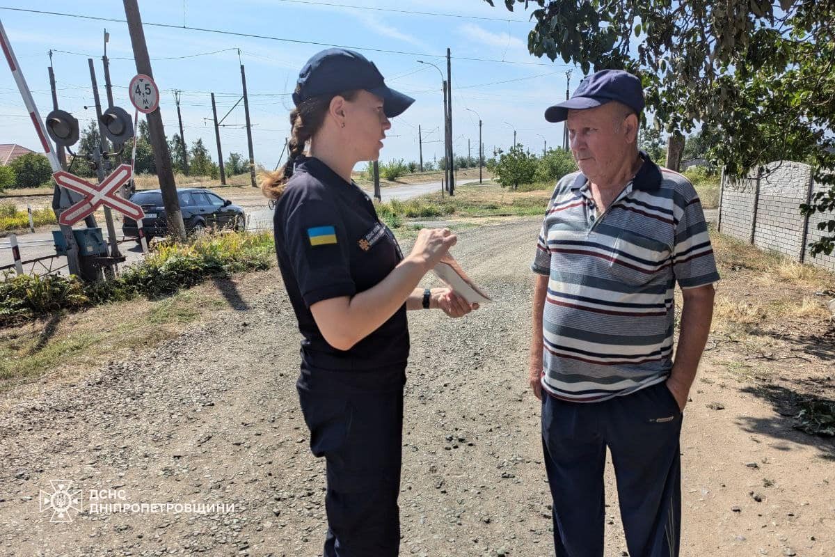 Мешканців Нікопольщини просять скошувати суху траву біля будинків (фото)