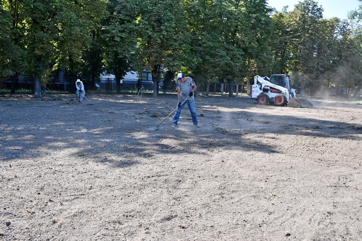 У Нікополі під обстрілами