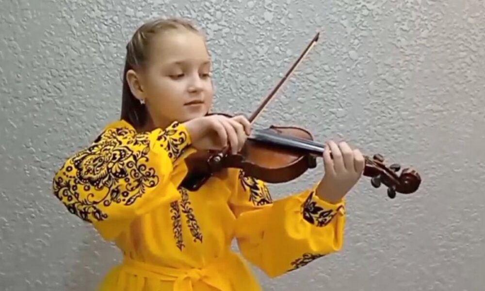Юна скрипалька з Нікополя перемогла у міжнародному конкурсі!