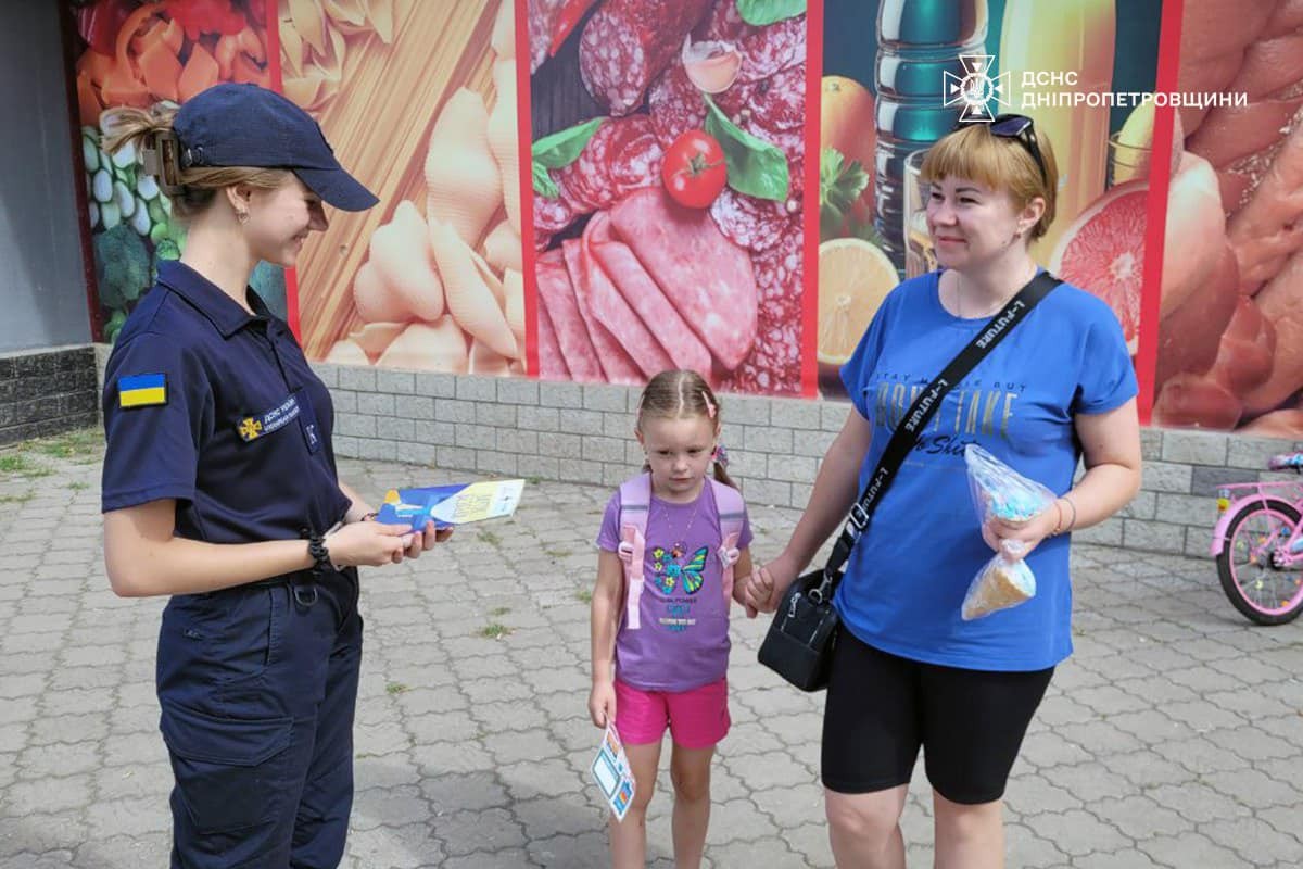 Рятувальники на вулицях Нікополя і Покрова провели бесіди: фото