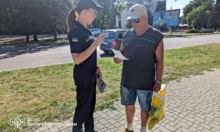 Не торкайтесь і не пересувайте: з мешканцями Нікополя знову говорили про мінну безпеку