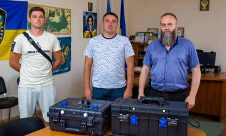 На Нікопольщини волонтери виготовляють портативні зарядні станції