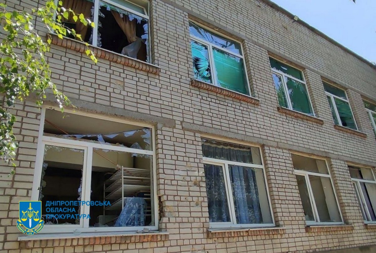 Смертельний обстріл Нікополя 2 липня забрав два життя. Також внаслідок російської атаки багато поранених – серед них діти. Прокуратура розпочала розслідування.