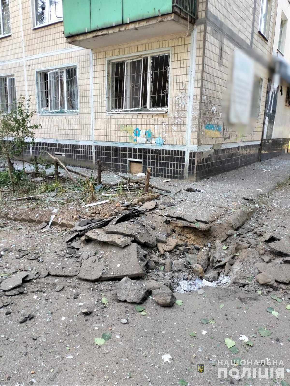 У Нікополі поранені і руйнування: фото наслідків ворожих атак