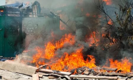 У Нікополі загиблий, 5 постраждалих – серед них дитина, багато руйнувань, виникли пожежі