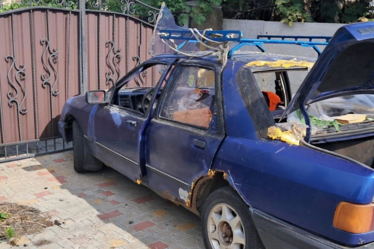 Ворог гатив по Нікополю і району весь день: багато руйнувань, сталися пожежі