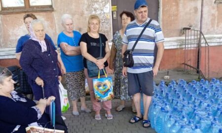 Гуманітарна допомога у Марганці: що видавали людям на цьому тижні (фото)